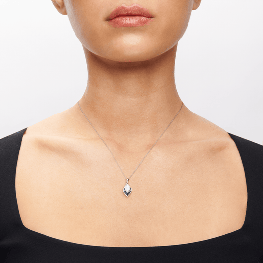 Sapphire Pendant Necklace in 18k Gold with Diamonds LP4780 WHITE 18K X